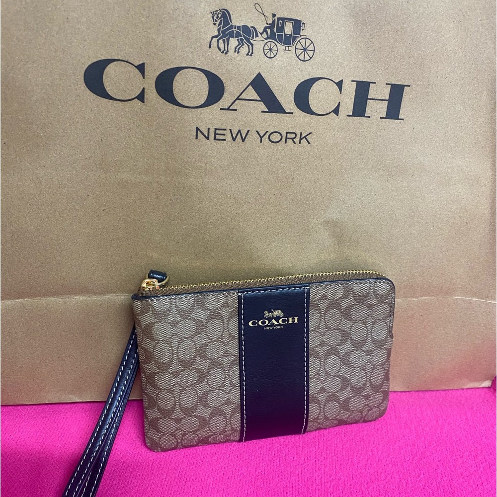 Coach Wristlet (leather)
